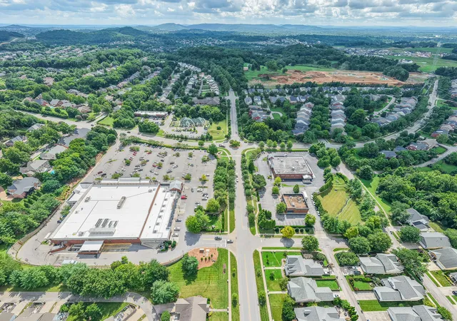2nd image of 2006 Turning Wheel Ln, Franklin, TN 37067