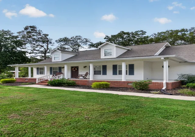 3rd image of 258 Oak Pl Dr, Smithville, TN 37166 | MLS# 3309253