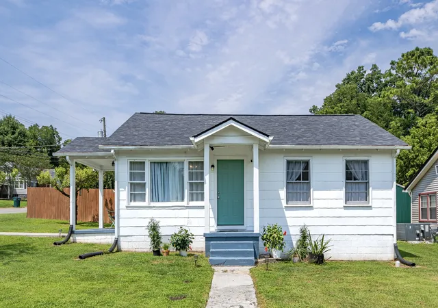 1st image of 504 Lincoln St, Pulaski, TN 38478 | MLS# 3319379