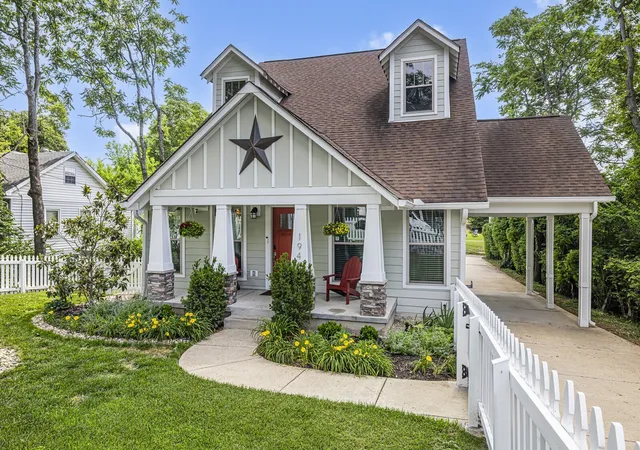 Photo 3 of Single family home for sale at 194 37th Avenue N, Nashville, TN 37209 | MLS# 3306638 | Listing updated on 2026-09-06