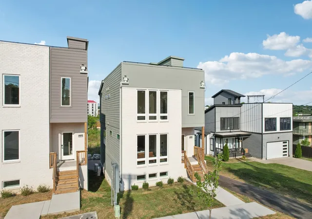 Photo 3 of Single family home for sale at 1611 Hampton St, Nashville, TN 37207 | MLS# 3306622 | Listing updated on 2026-07-27