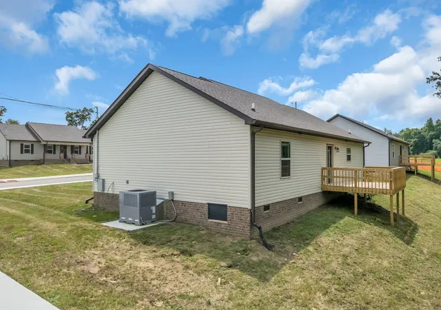 Photo 3 of Single family home for sale at 110 Demonbreum Cir, Shelbyville, TN 37160 | MLS# 3314564 | Listing updated on 2026-08-31