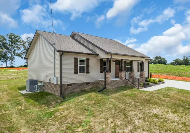 Photo 2 of Single family home for sale at 111 Demonbreum Cir, Shelbyville, TN 37160 | MLS# 3314563 | Listing updated on 2026-07-31