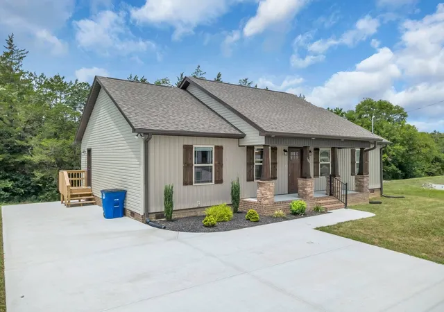 Photo 1 of Single family home for sale at 106 Demonbreum Cir, Shelbyville, TN 37160 | MLS# 3314562 | Listing updated on 2026-07-31