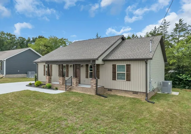 Photo 2 of Single family home for sale at 106 Demonbreum Cir, Shelbyville, TN 37160 | MLS# 3314562 | Listing updated on 2026-07-31