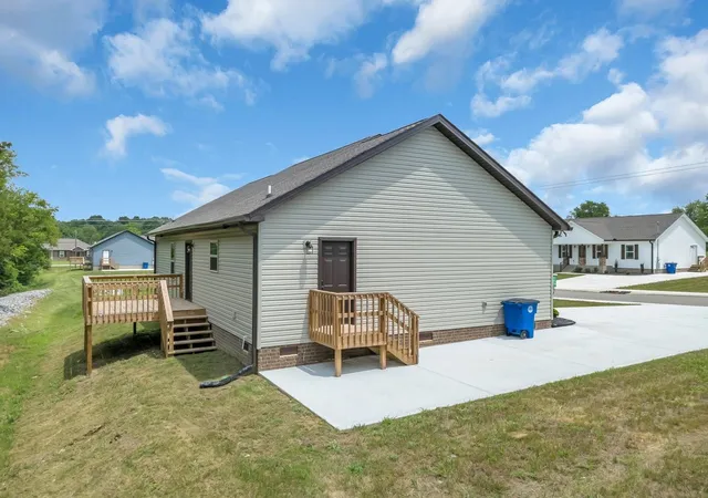 Photo 3 of Single family home for sale at 106 Demonbreum Cir, Shelbyville, TN 37160 | MLS# 3314562 | Listing updated on 2026-07-31