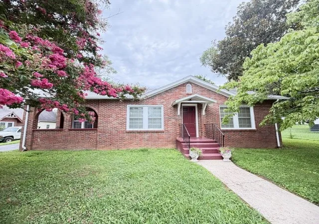 1st image of 203 Bennett St, Decherd, TN 37324 | MLS# 3306700