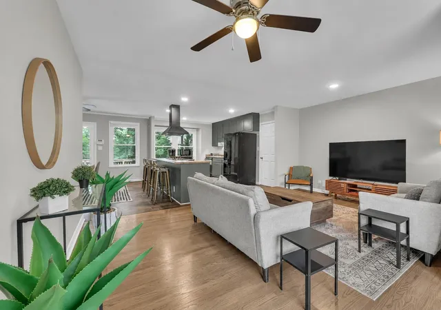 Photo 3 of Single family home for sale at 573 Chesterfield Dr, Clarksville, TN 37043 | MLS# 3312151 | Listing updated on 2026-08-30
