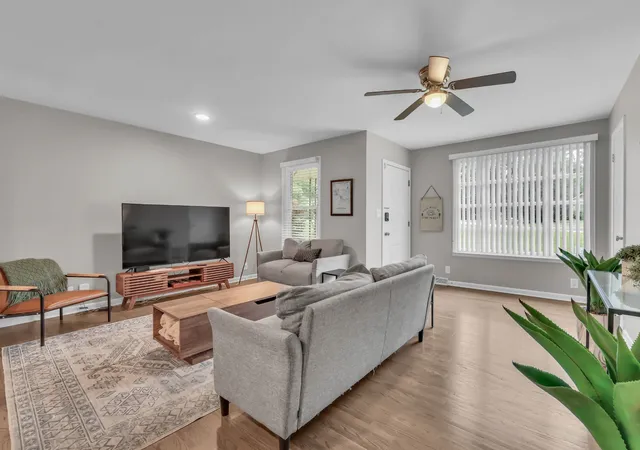 Photo 4 of Single family home for sale at 573 Chesterfield Dr, Clarksville, TN 37043 | MLS# 3312151 | Listing updated on 2026-08-30