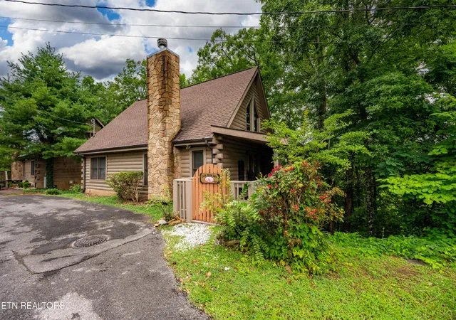 Photo 3 of Single family home for sale at 2123 Wingspan Dr, Sevierville, TN 37876 | MLS# 3306693 | Listing updated on 2026-07-29