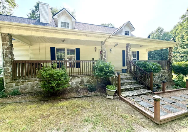 2nd image of 8770 Harrison Ferry Rd, Mc Minnville, TN 37110 | MLS# 3307303