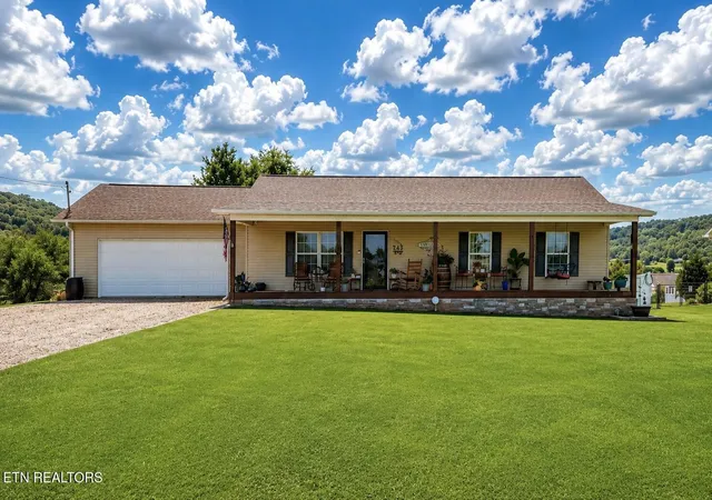 Photo 1 of Single family home for sale at 253 Ramblin Rd, Newport, TN 37821 | MLS# 3306728 | Listing updated on 2026-09-23
