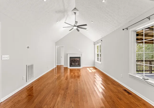 Photo 4 of Single family home for sale at 1198 W Grab Crk Rd, Dickson, TN 37055 | MLS# 3320018 | Listing updated on 2026-09-01