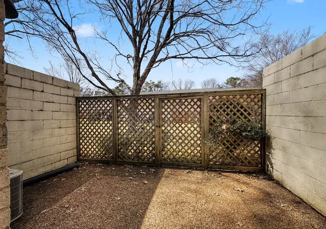 2nd image of 1011 Murfreesboro Rd, Franklin, TN 37064