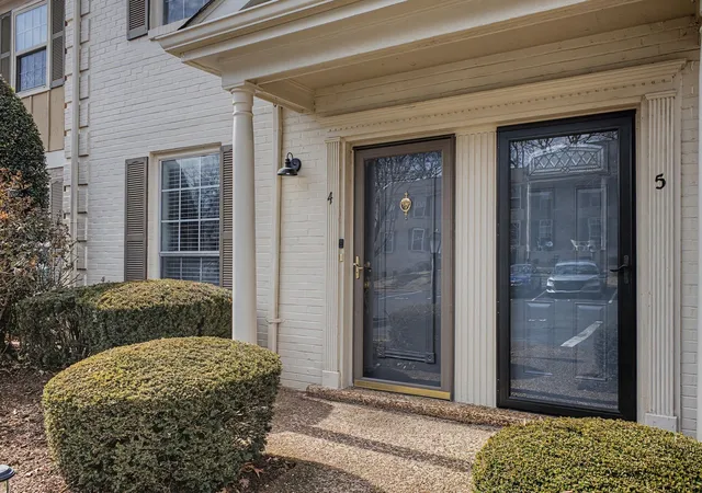 Photo 3 of Townhouse for sale at 1011 Murfreesboro Rd #K4, Franklin, TN 37064 | MLS# 3307307 | Listing updated on 2026-08-21