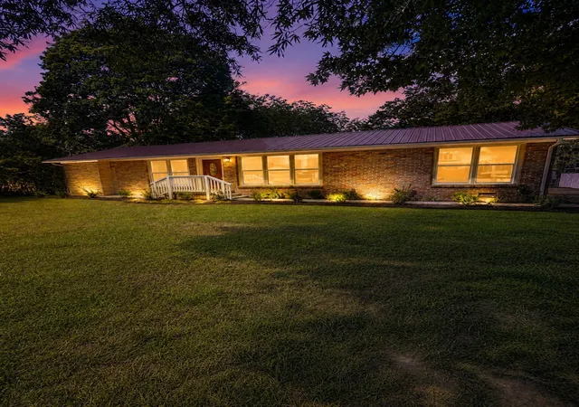 2nd image of 818 S Spring St, Manchester, TN 37355 | MLS# 3309299