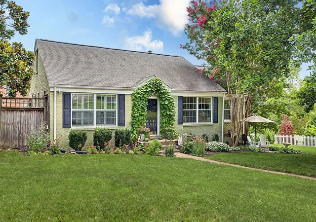 2nd image of 712 Kendall Dr, Nashville, TN 37209 | MLS# 3311639