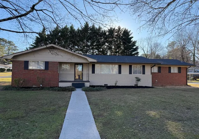 Photo 2 of Sale Pending at 520 Weeks Dr Ne, Cleveland, TN 37312 | MLS# 3307332 | Listing updated on 2026-08-21