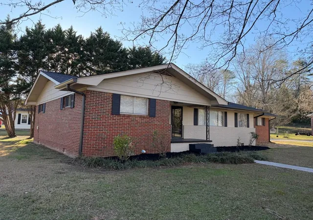 Photo 3 of Sale Pending at 520 Weeks Dr Ne, Cleveland, TN 37312 | MLS# 3307332 | Listing updated on 2026-08-21