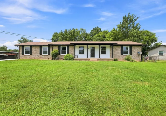 1st image of 104 Lagrange Dr, Hendersonville, TN 37075 | MLS# 3319809
