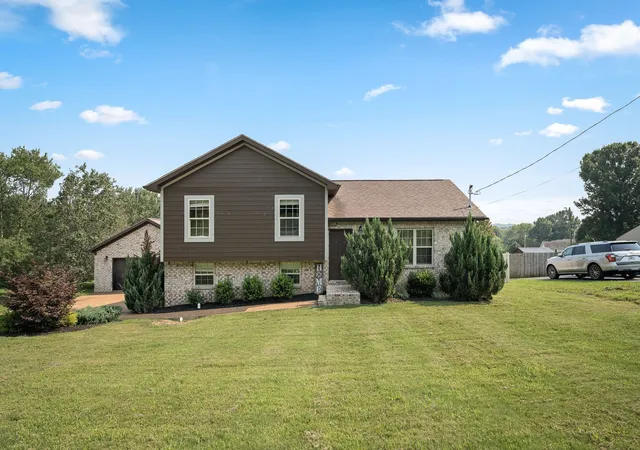 1st image of 304 Narrows Rd, Shelbyville, TN 37160 | MLS# 3314456