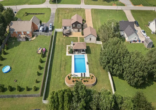 Photo 3 of Single family home for sale at 304 Narrows Rd, Shelbyville, TN 37160 | MLS# 3314456 | Listing updated on 2026-09-15
