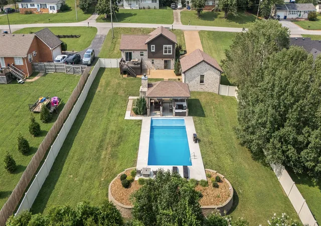 Photo 4 of Single family home for sale at 304 Narrows Rd, Shelbyville, TN 37160 | MLS# 3314456 | Listing updated on 2026-09-15