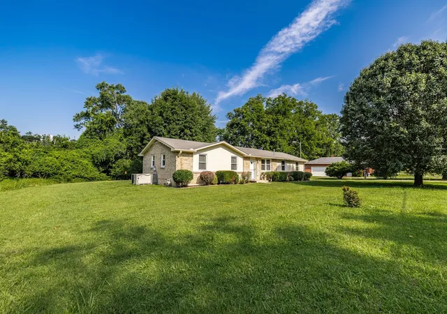Photo 3 of Single family home for sale at 179 Gatone Dr, Hendersonville, TN 37075 | MLS# 3308885 | Listing updated on 2026-09-19