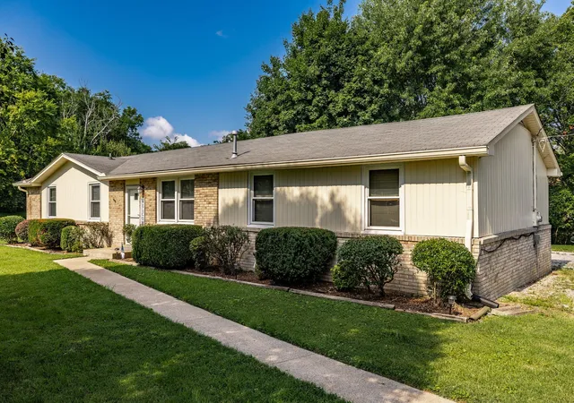 Photo 3 of Single family home for sale at 179 Gatone Dr, Hendersonville, TN 37075 | MLS# 3308885 | Listing updated on 2026-10-08