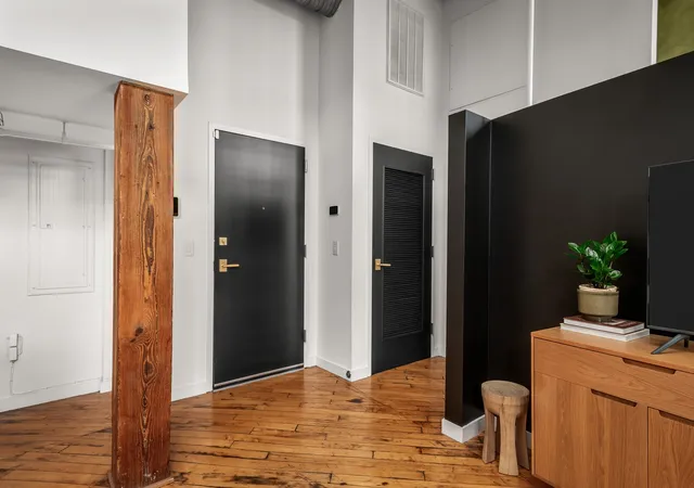 Photo 4 of Single family home for sale at 1400 Rosa L Parks Blvd #216, Nashville, TN 37208 | MLS# 3308946 | Listing updated on 2026-07-28