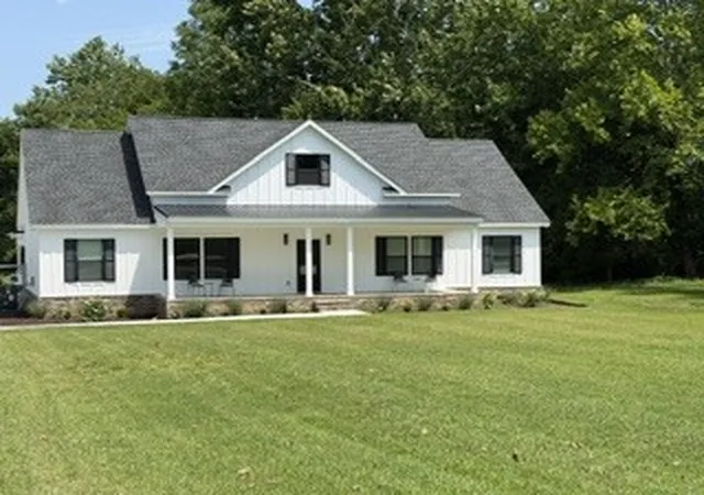 1st image of 1736 Barker Rd, Columbia, TN 38401 | MLS# 3314548
