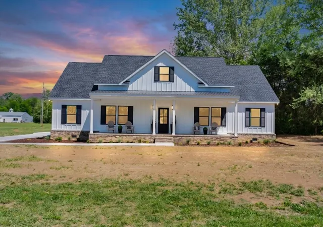 3rd image of 1736 Barker Rd, Columbia, TN 38401 | MLS# 3314548