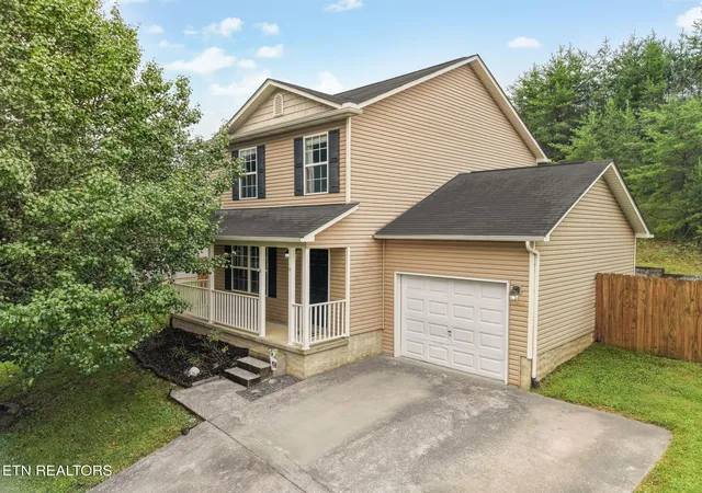 Photo 1 of Single family home for sale at 8025 Cold Strm Ln, Knoxville, TN 37920 | MLS# 3308938 | Listing updated on 2026-08-26