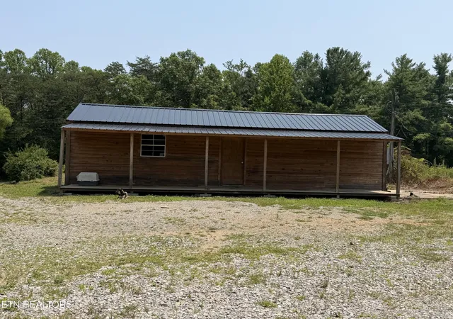 Photo 3 of Single family home for sale at 112 State Garage Rd, Jamestown, TN 38556 | MLS# 3308959 | Listing updated on 2026-07-27