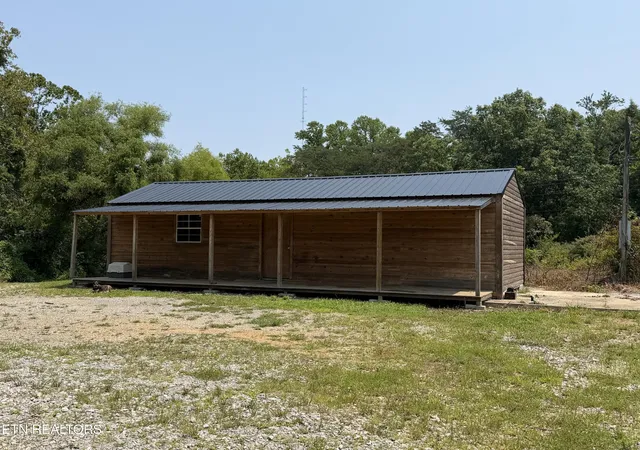 Photo 3 of Single family home for sale at 112 State Garage Rd, Jamestown, TN 38556 | MLS# 3308959 | Listing updated on 2026-07-27
