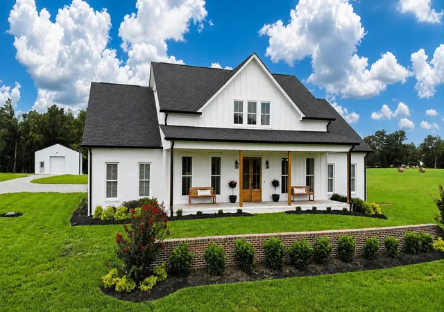 Photo 2 of Single family home for sale at 127 Bosham Rd, Westmoreland, TN 37186 | MLS# 3314302 | Listing updated on 2026-09-02