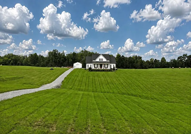 Photo 3 of Single family home for sale at 127 Bosham Rd, Westmoreland, TN 37186 | MLS# 3314302 | Listing updated on 2026-09-02