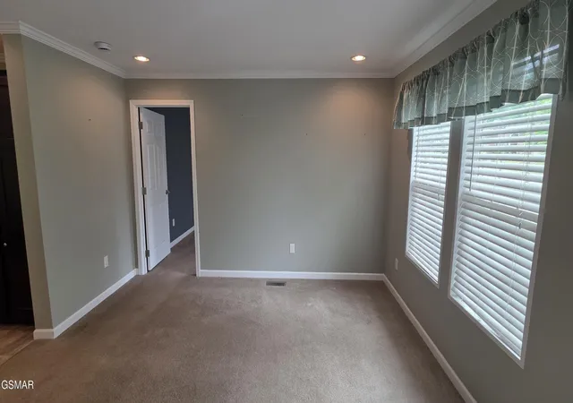 Photo 3 of Single family home for sale at 400 Contentment Ln, Knoxville, TN 37920 | MLS# 3309048 | Listing updated on 2026-09-19