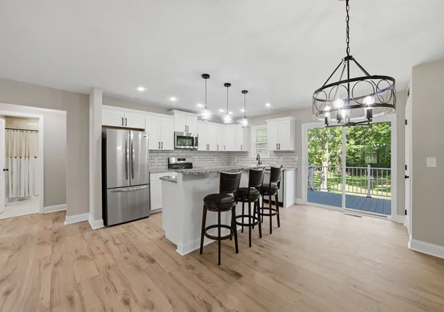 4th image of 913 Memorial Dr, Paris, TN 38242 | MLS# 3311562