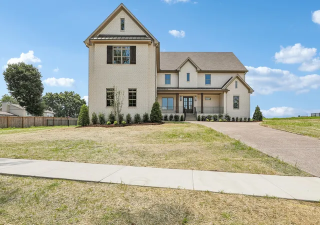 Photo 1 of Single family home for sale at 335 Raintree Dr, Hendersonville, TN 37075 | MLS# 3314237 | Listing updated on 2026-08-01
