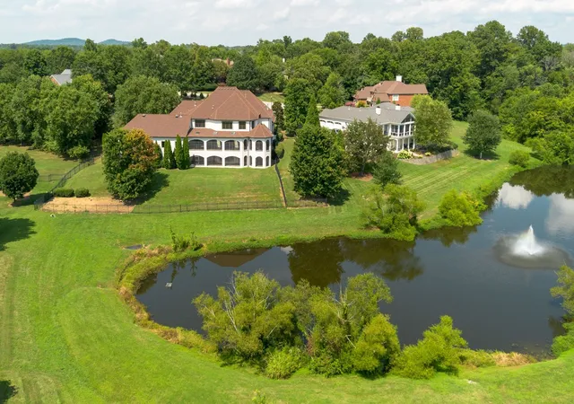 Photo 4 of Single family home for sale at 3 Prestwick Pl, Brentwood, TN 37027 | MLS# 3499708 | Listing updated on 2026-09-27