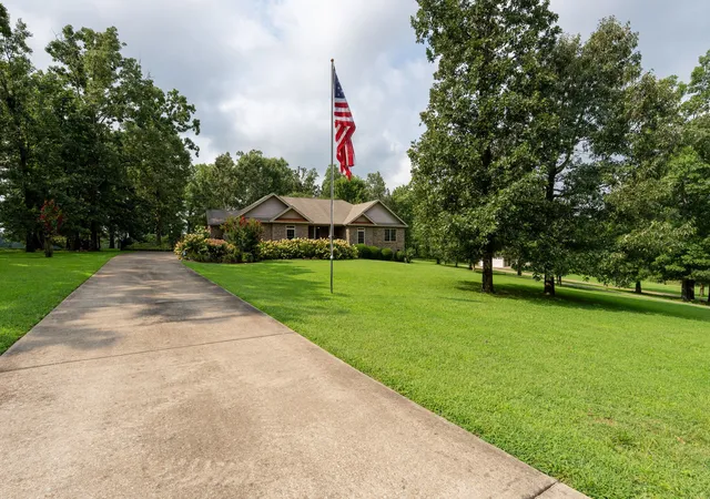 2nd image of 187 Double Eagle Dr, Summertown, TN 38483 | MLS# 3335299