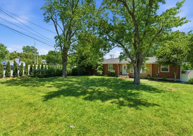 Photo 3 of Single family home for sale at 101 Newport Dr, Old Hickory, TN 37138 | MLS# 3542772 | Listing updated on 2026-09-08