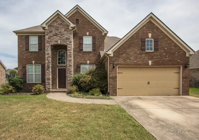 Photo 1 of Sale Pending at 1043 Brixworth Dr, Thompsons Station, TN 37179 | MLS# 3309151 | Listing updated on 2026-10-06