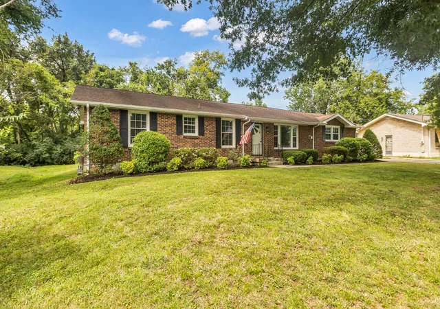 1st image of 203 Southburn Dr, Hendersonville, TN 37075 | MLS# 3335864