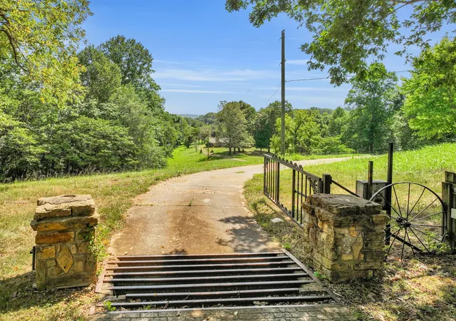Photo 2 of Single family home for sale at 8455 Lewis Rd, Nashville, TN 37221 | MLS# 3309145 | Listing updated on 2026-07-29