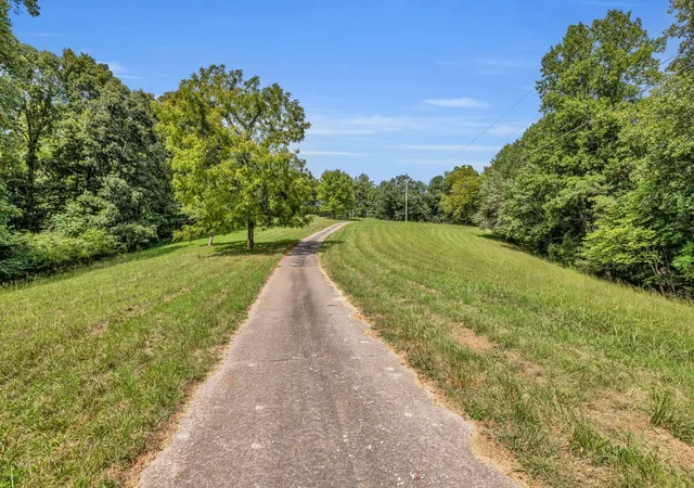 Photo 3 of Single family home for sale at 8455 Lewis Rd, Nashville, TN 37221 | MLS# 3309145 | Listing updated on 2026-07-29