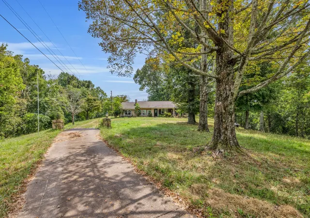 Photo 4 of Single family home for sale at 8455 Lewis Rd, Nashville, TN 37221 | MLS# 3309145 | Listing updated on 2026-07-29