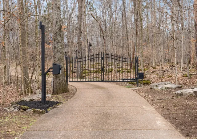 Photo 3 of Single family home for sale at 8575 Saundersville Rd, Mount Juliet, TN 37122 | MLS# 3309159 | Listing updated on 2026-10-09