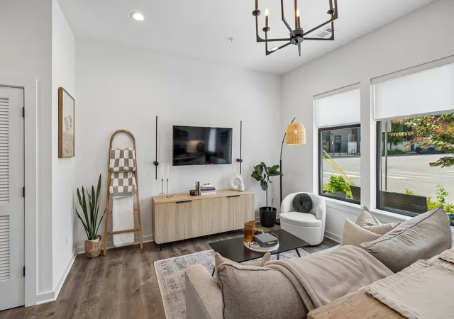 Listing Photo 4 - Condo for sale in building located at 1280 3rd Ave S, Nashville, TN 37210